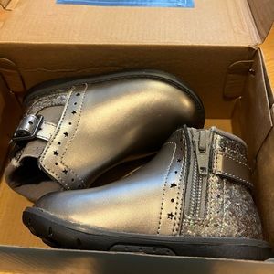 Stride rite toddler size 5.5 silver boots. Like new/in box